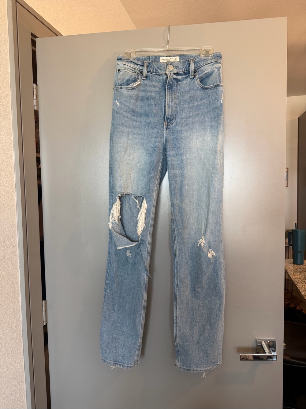 Abercrombie “The 90s Straight Ultra High Rise”